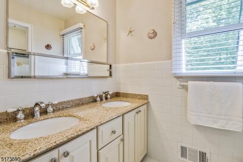 83 Webster Dr, Berkeley Heights, NJ 07922 photo 26