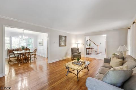 83 Webster Dr, Berkeley Heights, NJ 07922 photo 4