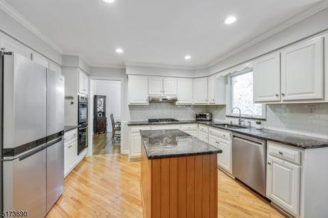 83 Webster Dr, Berkeley Heights, NJ 07922 photo 8