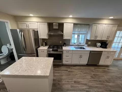 20 Windsor Pl, Nutley, NJ 07110 photo 8