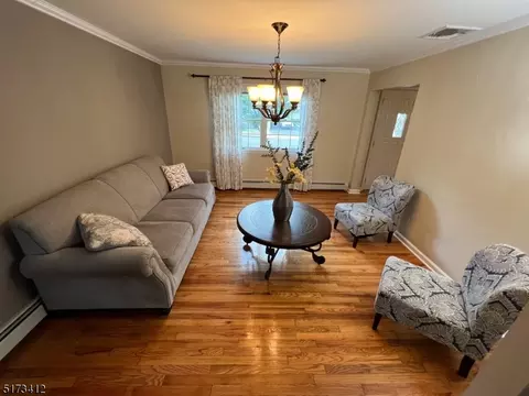 20 Windsor Pl, Nutley, NJ 07110 photo 5