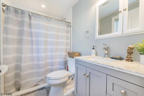 12 Milton Pl, Wanaque Boro, NJ 07420 photo 15