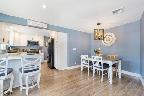 12 Milton Pl, Wanaque Boro, NJ 07420 photo 6