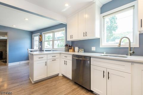 12 Milton Pl, Wanaque Boro, NJ 07420 photo 11