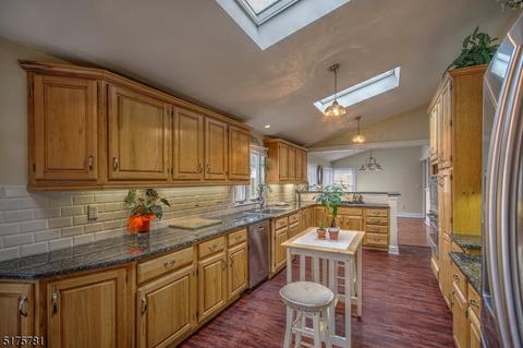 5 Birch St, Mendham, NJ 07945 photo 6