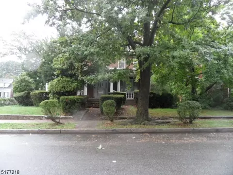 110 Hansbury Ave, Newark, NJ 07112