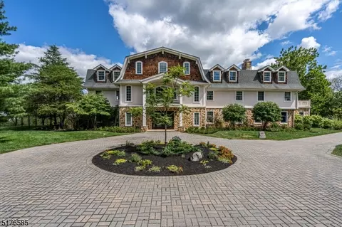 29 Meadow Ln, Lebanon, NJ 08833