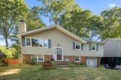 5 Pahaquarry Rd, Hopatcong, NJ 07843