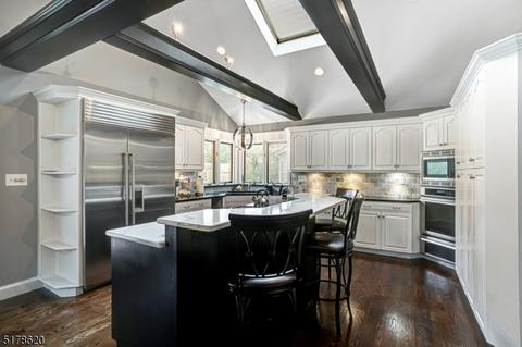 8 Old Forge Dr, Warren, NJ 07059 photo 4