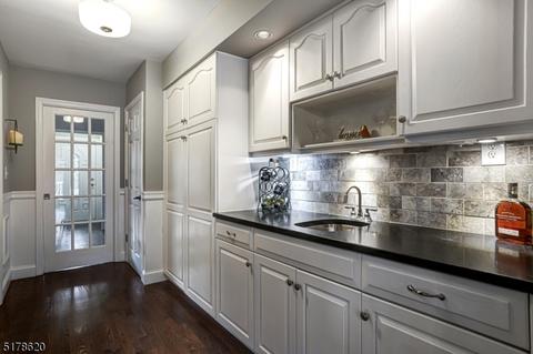 8 Old Forge Dr, Warren, NJ 07059 photo 9