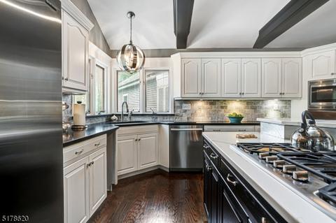 8 Old Forge Dr, Warren, NJ 07059 photo 6