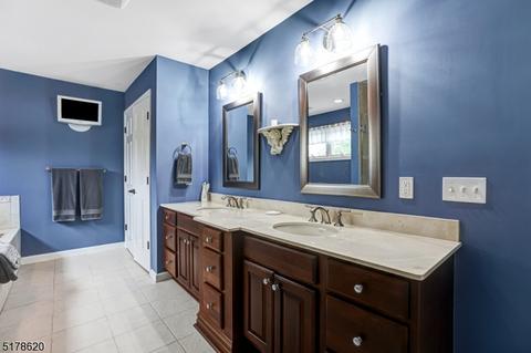 8 Old Forge Dr, Warren, NJ 07059 photo 24