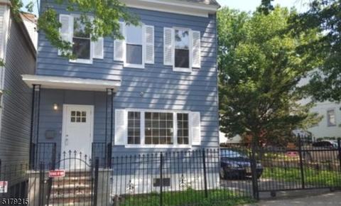 30 Montrose, Irvington, NJ 07111