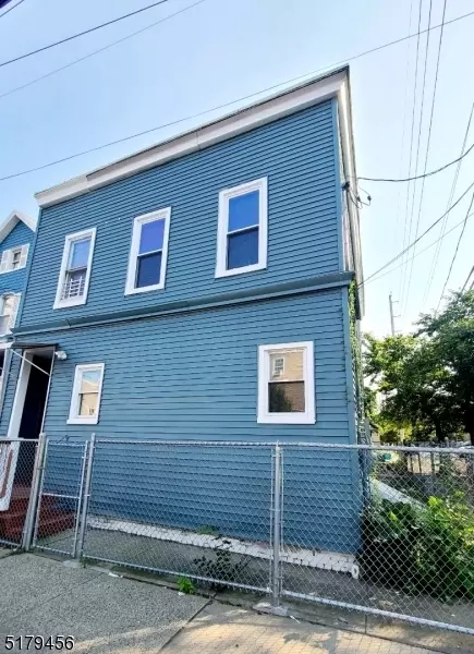 210 12th Ave, Newark, NJ 07107