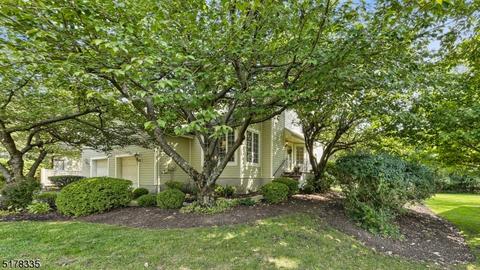 33 Birch Ln, Wayne, NJ 07470 photo 2