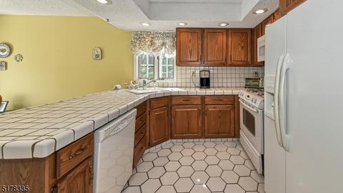 33 Birch Ln, Wayne, NJ 07470 photo 10