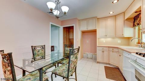 15 Robin Rd, Wayne, NJ 07470 photo 16