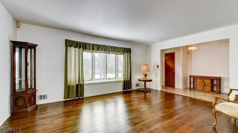 15 Robin Rd, Wayne, NJ 07470 photo 10