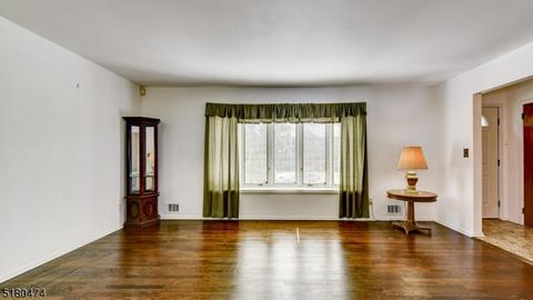 15 Robin Rd, Wayne, NJ 07470 photo 9