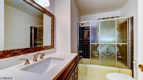 15 Robin Rd, Wayne, NJ 07470 photo 20