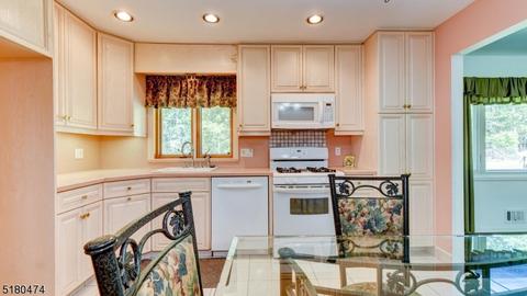 15 Robin Rd, Wayne, NJ 07470 photo 18