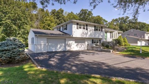15 Robin Rd, Wayne, NJ 07470 photo 2