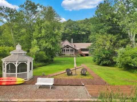 105 Woods Rd, Sandyston, NJ 07826