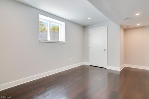 346 Maplewood Dr, Paramus, NJ 07652 photo 42