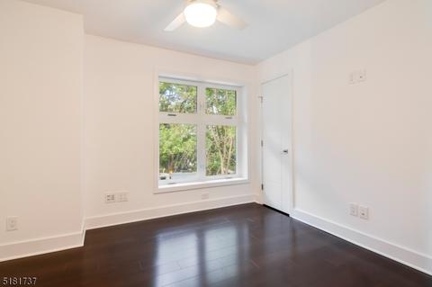 346 Maplewood Dr, Paramus, NJ 07652 photo 21