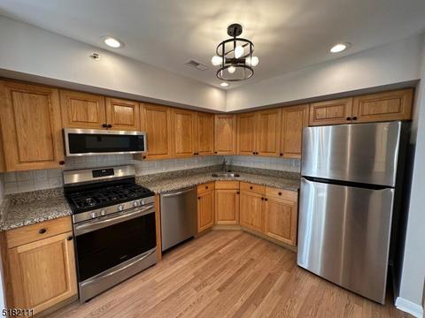 16 Springholm Dr, Berkeley Heights, NJ 07922 photo 1