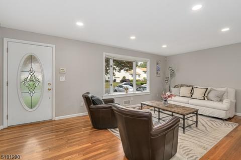 37 Post Rd, Clark, NJ 07066 photo 16