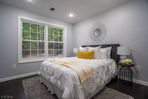 689 Ratzer Rd, Wayne, NJ 07470 photo 13