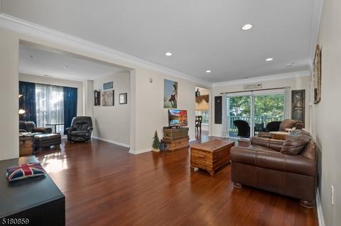 2201 Ambassador Ct, Somerset, NJ 08873