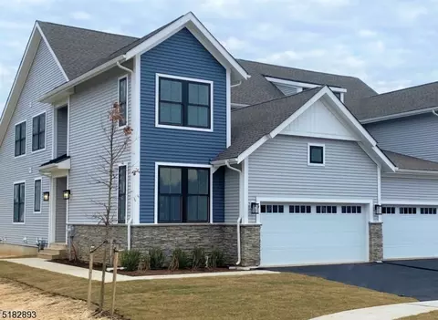 9 Isabella Ct, Trenton, NJ 08690