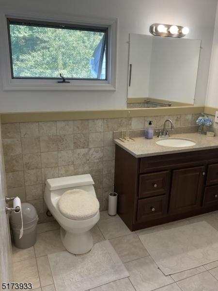 42 Teak Rd, Wayne, NJ 07470 photo 8
