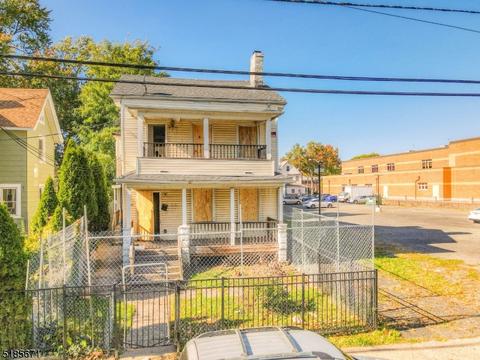 532 W 5th St, Plainfield, NJ 07060 photo 1