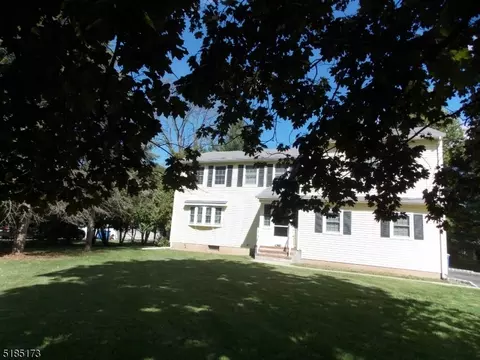 36 Berwick Dr, Bridgewater, NJ 08807