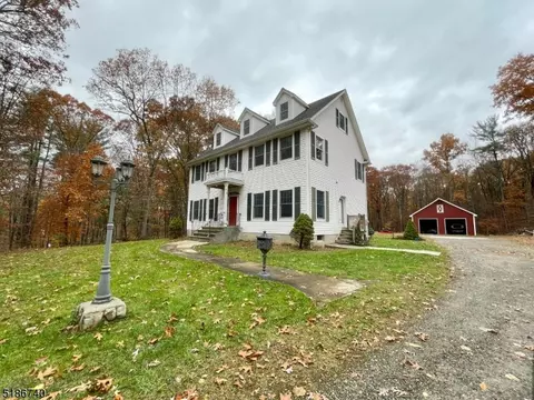 24 Myrtle Dr, Montague, NJ 07827