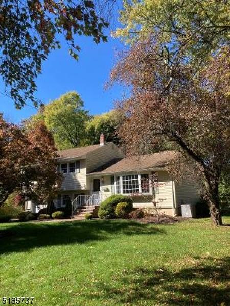 59 River Bend Rd, Berkeley Heights, NJ 07922 photo 1