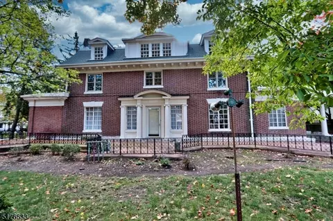 200 Elwood Ave, Newark, NJ 07104