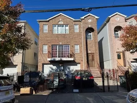 735 S 12th St, Newark, NJ 07103