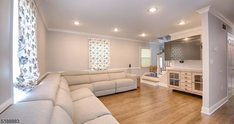 160 Cottage Pl, Westfield, NJ 07090