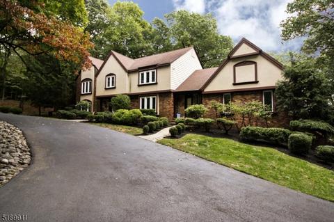 725 Natures Way, Franklin Lakes, NJ 07417
