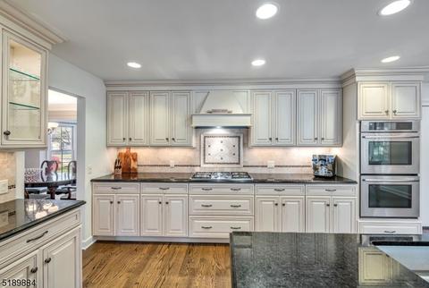 16 Lowell Dr, Wayne, NJ 07470 photo 10