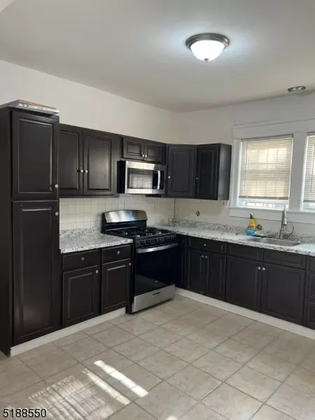41 Chelsea, Newark, NJ 07106