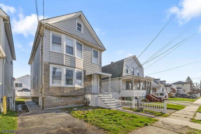 811 Bacheller Ave, Linden, NJ 07036 1 photo Movoto