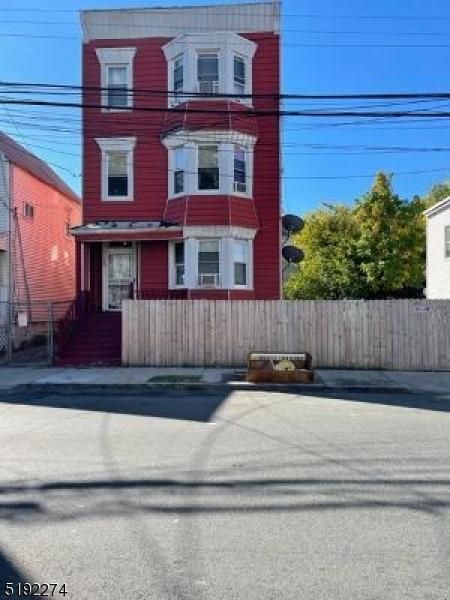 220 12th Ave #3, Newark, NJ 07107