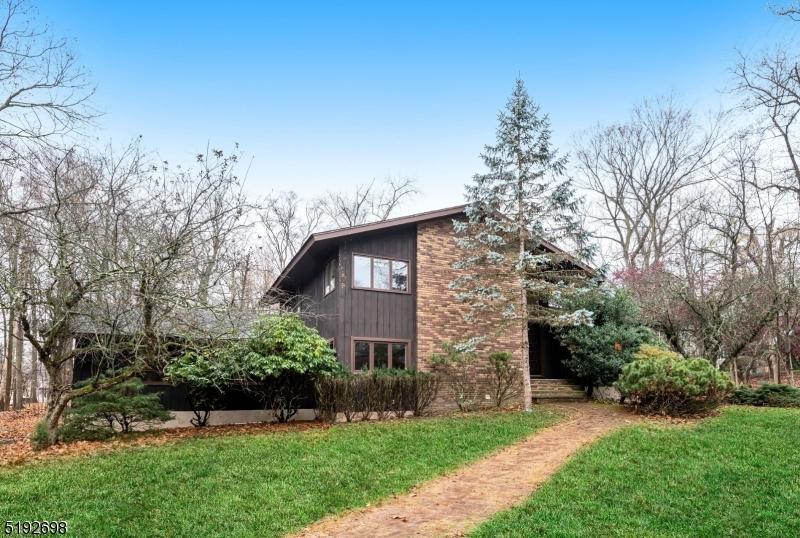 10 Cottontail Trl, Upper Saddle River, NJ 07458 1 photo MLS