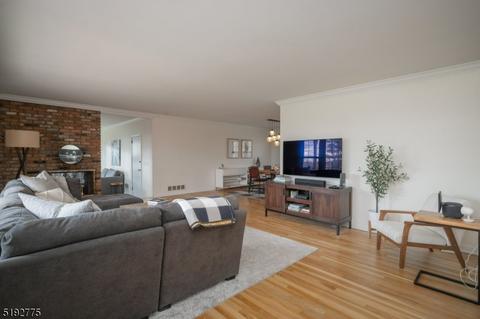 21 Junard Dr, Morristown, NJ 07960 photo 4