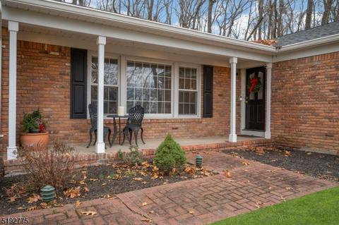 21 Junard Dr, Morristown, NJ 07960 photo 2